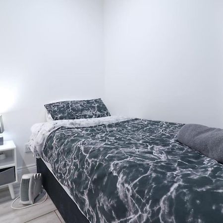 Den Accommodation & Short Lets Greenwich London - 3 Bed House ภายนอก รูปภาพ