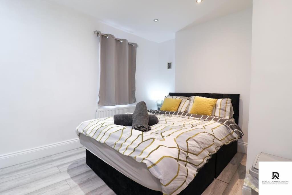 Den Accommodation & Short Lets Greenwich London - 3 Bed House ภายนอก รูปภาพ