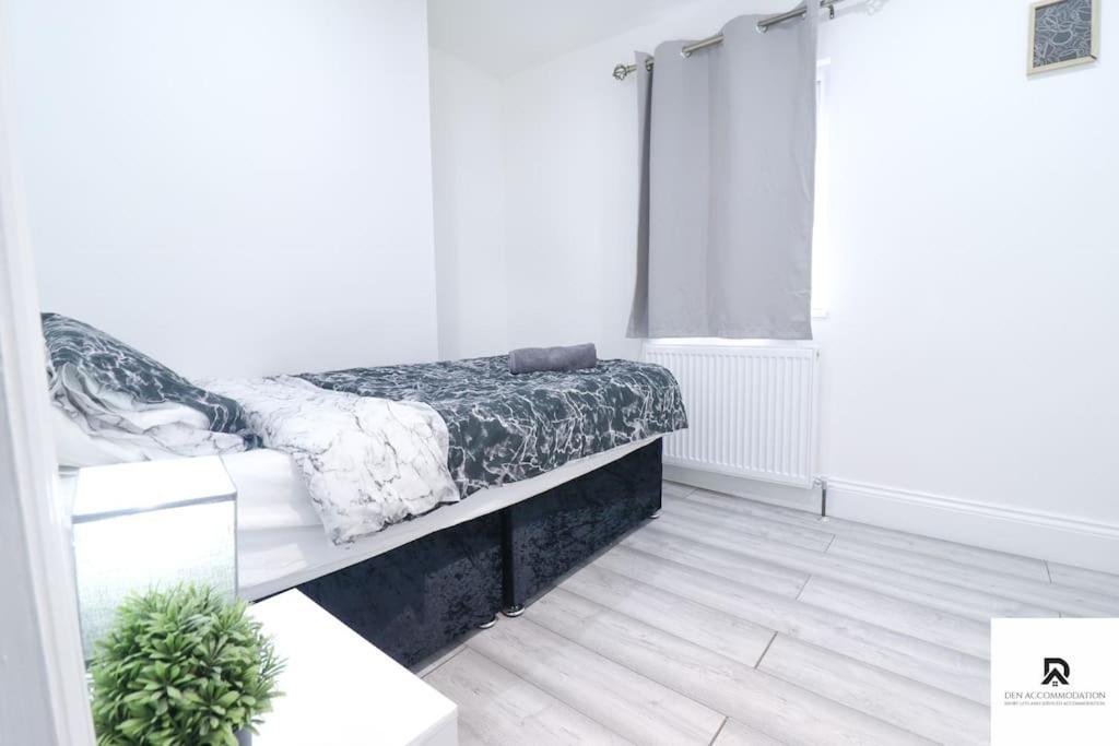 Den Accommodation & Short Lets Greenwich London - 3 Bed House ภายนอก รูปภาพ