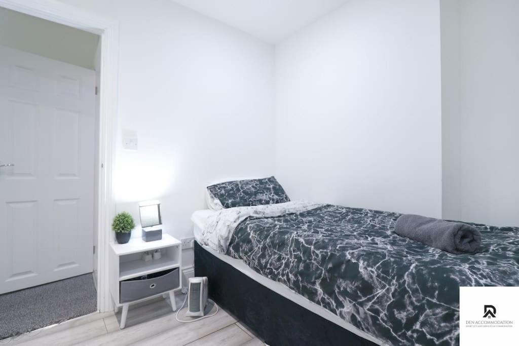 Den Accommodation & Short Lets Greenwich London - 3 Bed House ภายนอก รูปภาพ