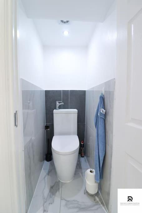 Den Accommodation & Short Lets Greenwich London - 3 Bed House ภายนอก รูปภาพ