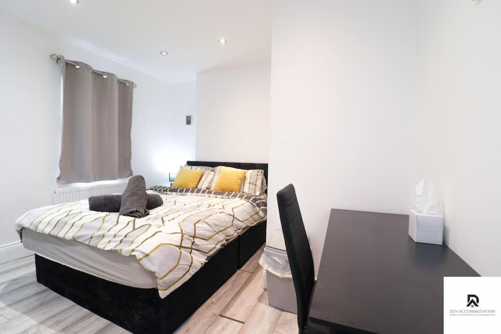 Den Accommodation & Short Lets Greenwich London - 3 Bed House ภายนอก รูปภาพ