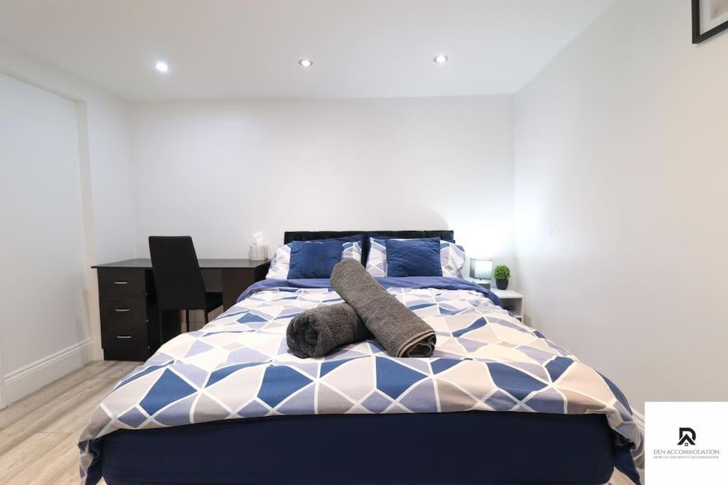 Den Accommodation & Short Lets Greenwich London - 3 Bed House ภายนอก รูปภาพ