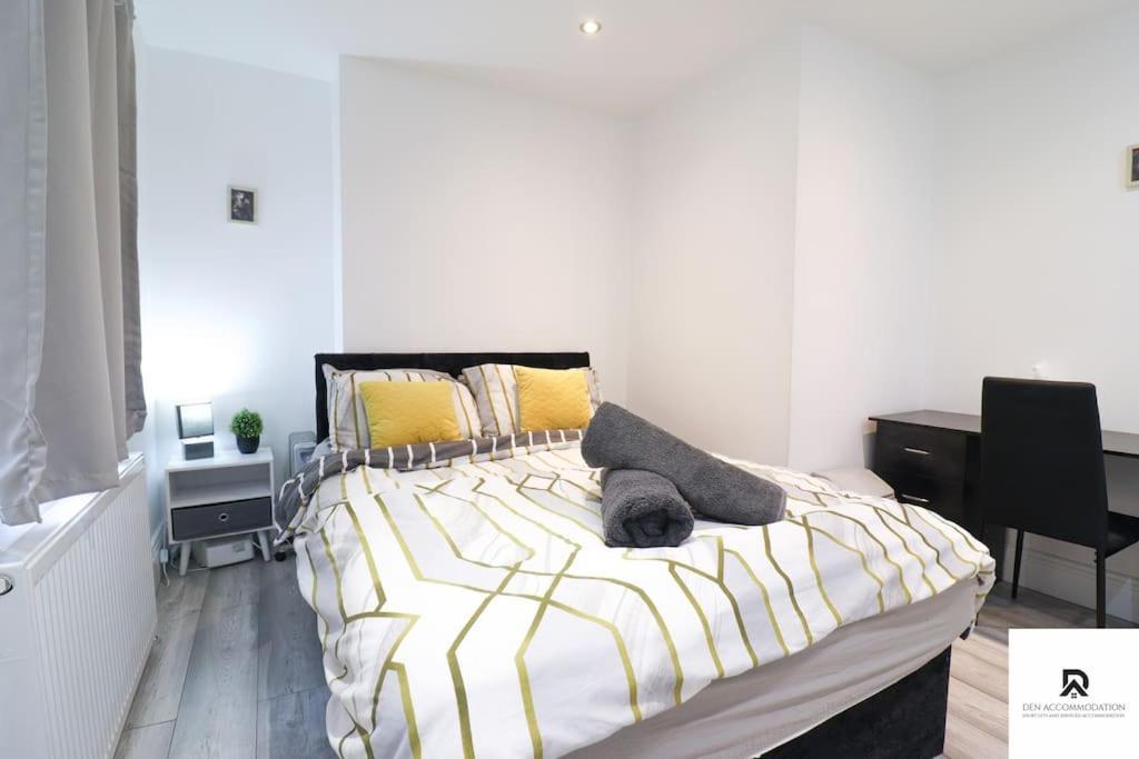 Den Accommodation & Short Lets Greenwich London - 3 Bed House ภายนอก รูปภาพ