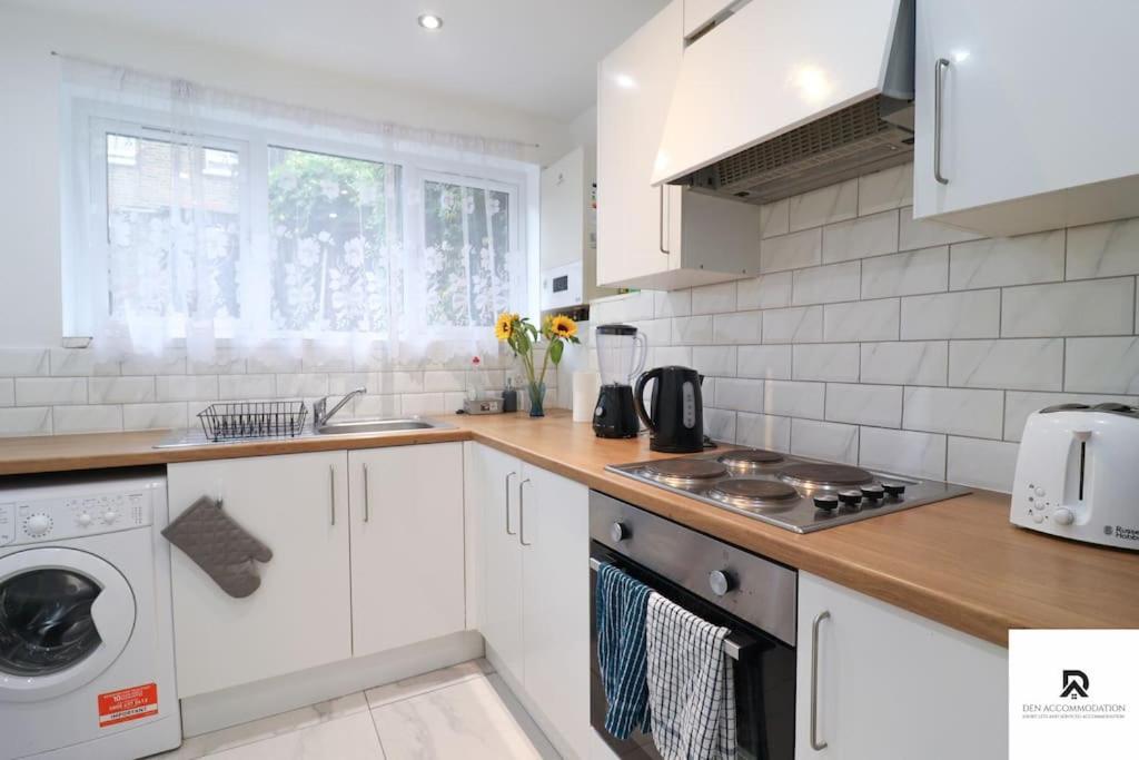 Den Accommodation & Short Lets Greenwich London - 3 Bed House ภายนอก รูปภาพ